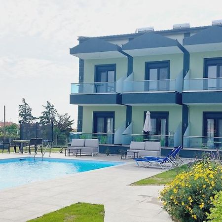 Paramithi Luxury Apartments Νικήτη Εξωτερικό φωτογραφία