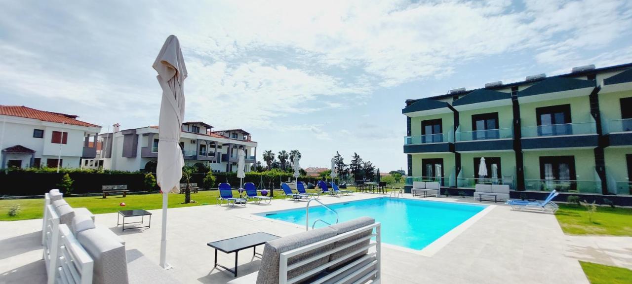 Paramithi Luxury Apartments Νικήτη Εξωτερικό φωτογραφία